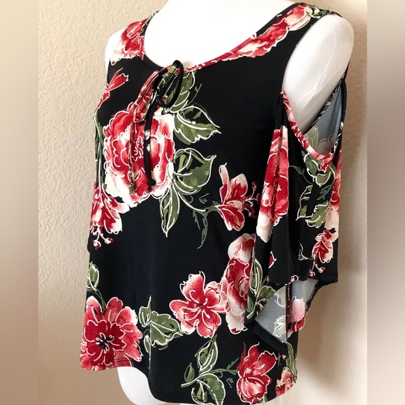 Floral blouse keyhole chest bell sleeves cold shoulders loose fit top black red - Picture 3 of 7